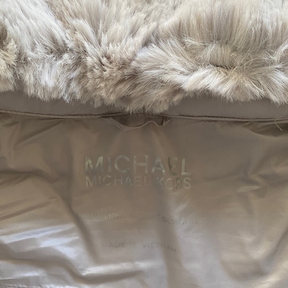 Michael Kors Faux Fur Trim Quilted Nylon Belted Puffer Coat in Large - Picture 11 of 15